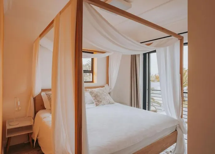 Calm Blouberg Beach Apt - Gated & Lift Access