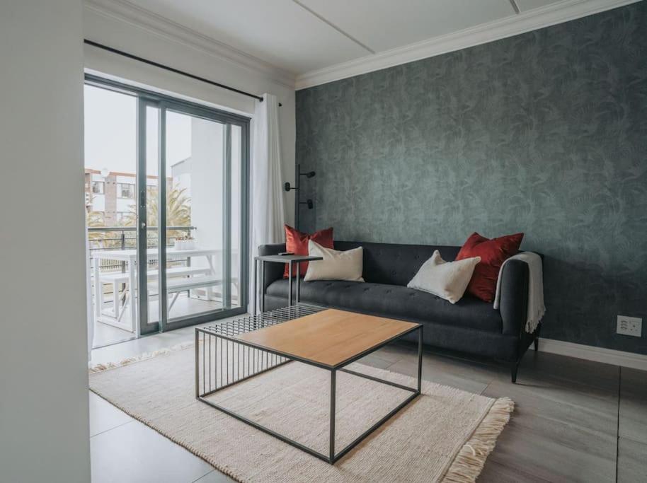 Apartment Calm Blouberg - Gated & Lift Access *